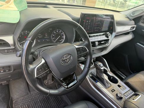 Used 2020 Toyota Highlander Platinum image 6