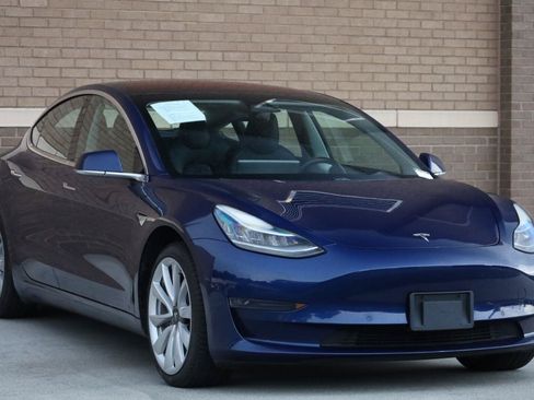 Used 2018 Tesla Model 3 Long Range RWD image 4