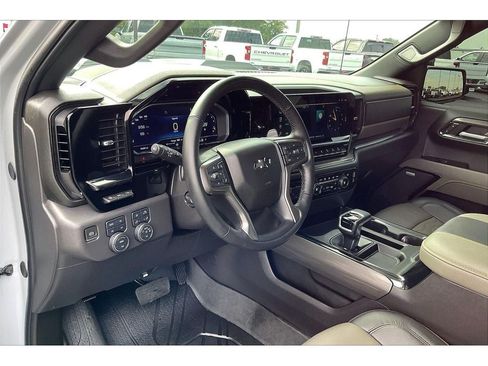 Used 2024 Chevrolet Silverado 1500 ZR2 w/ Technology Package AWD/4WD image 16