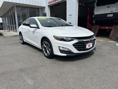 Used 2024 Chevrolet Malibu LT FWD image 2