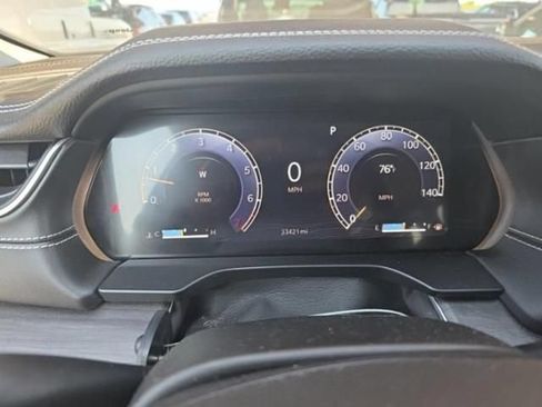 Used 2023 Jeep Grand Cherokee L Limited AWD/4WD image 18