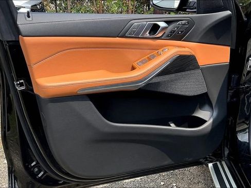 Used 2022 BMW X7 xDrive40i w/ Premium Package image 22