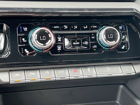 New 2026 GMC Sierra 1500 AT4 w/ AT4 Premium Package AWD/4WD image 11