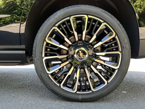 New 2026 Chevrolet Tahoe High Country AWD/4WD image 42