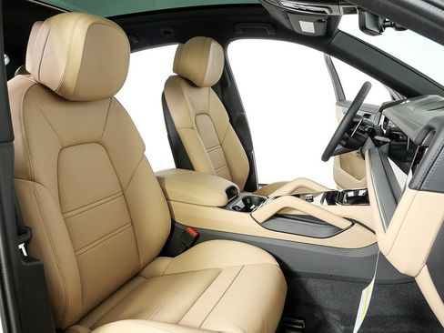 New 2026 Porsche Cayenne E-Hybrid Coupe image 25