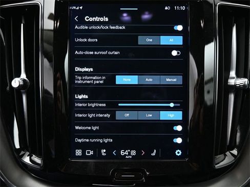 Used 2023 Volvo XC60 B5 Core w/ Climate Package image 18