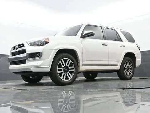 Used 2021 Toyota 4Runner Limited AWD/4WD image 12