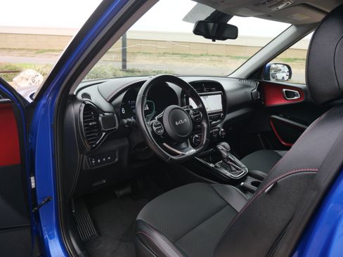 Used 2023 Kia Soul GT-Line image 18