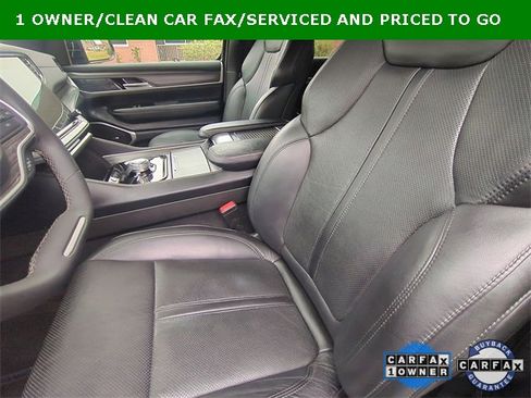 Used 2023 Jeep Wagoneer L Series II image 2