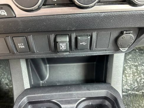 Used 2021 Toyota Tacoma SR5 RWD image 17