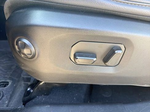Used 2024 Jeep Wrangler Unlimited Sahara w/ Technology Group AWD/4WD image 9