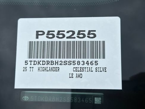 Used 2025 Toyota Highlander LE AWD/4WD image 33
