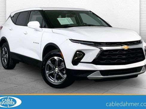 Used 2025 Chevrolet Blazer LT image 1