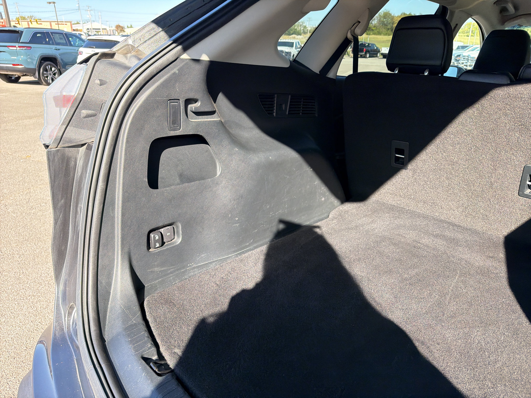 Used 2020 Ford Edge Titanium FWD image 32