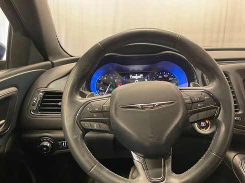 Used 2015 Chrysler 200 S FWD image 7