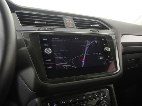 Used 2019 Volkswagen Tiguan SEL Premium image 25