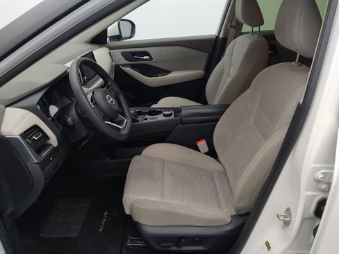 Used 2023 Nissan Rogue SV image 17