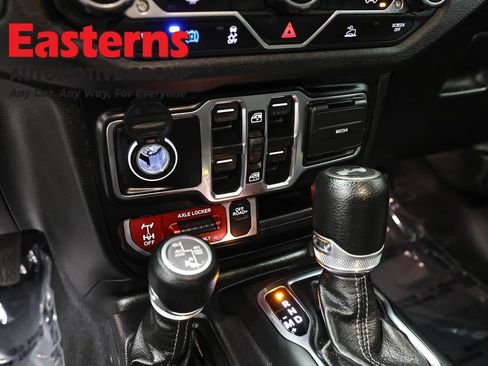 Used 2024 Jeep Wrangler Unlimited AWD/4WD image 21