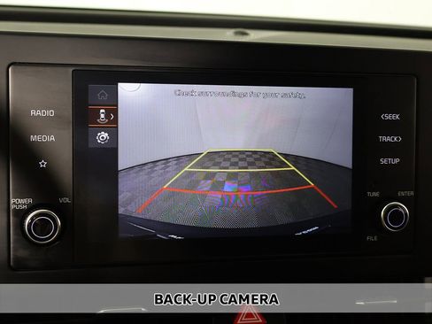 Used 2024 Kia Sportage LX image 4