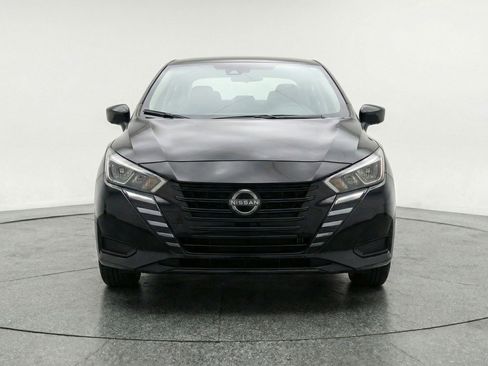 Used 2025 Nissan Versa SV FWD image 2