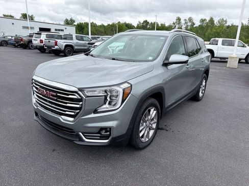 Used 2024 GMC Terrain SLT w/ Tech Package AWD/4WD image 4