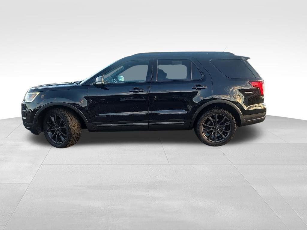 Used 2019 Ford Explorer XLT w/ Equipment Group 202A AWD/4WD image 2