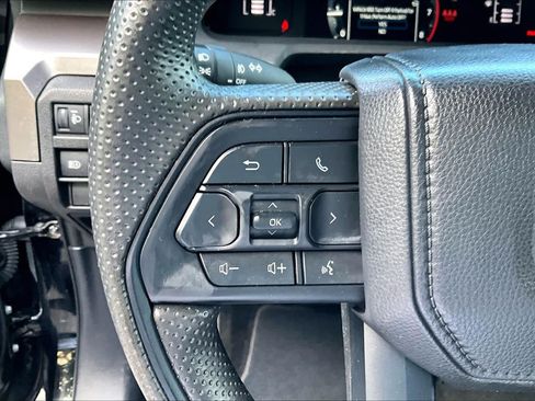 Certified 2024 Toyota Tacoma SR5 AWD/4WD image 22