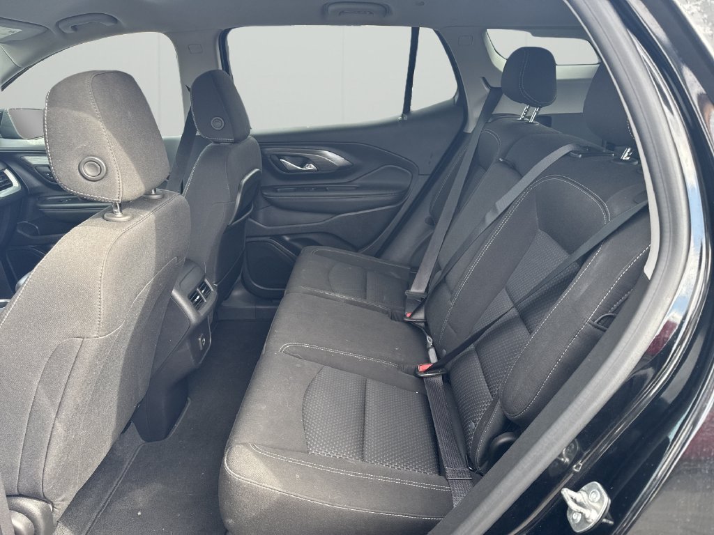 Used 2024 GMC Terrain SLE AWD/4WD image 12