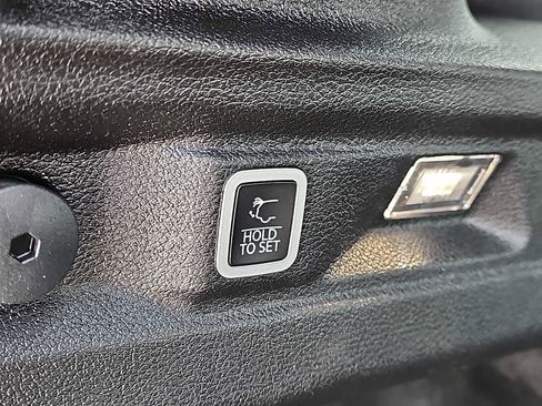 Used 2023 Jeep Grand Cherokee L Altitude image 32