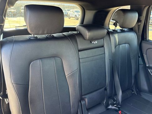 Used 2021 Mercedes-Benz GLB 250 image 39