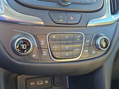 Used 2024 Chevrolet Equinox LT image 17