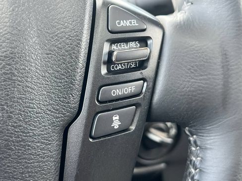 Used 2022 Nissan Frontier SV w/ SV Premium Package AWD/4WD image 12