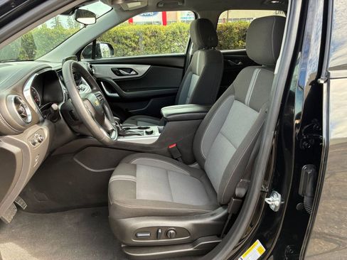 Used 2025 Chevrolet Blazer LT image 28