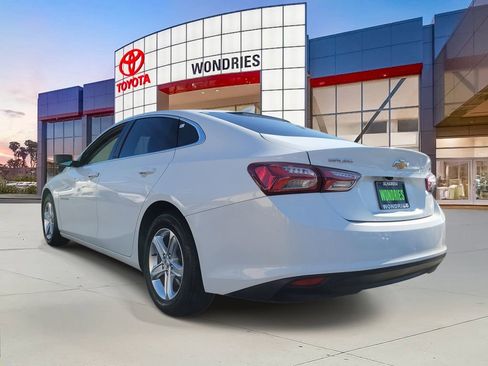 Used 2022 Chevrolet Malibu LT image 3
