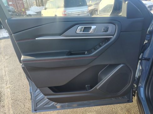 New 2026 Ford Explorer ST-Line w/ ST-Line Street Pack image 9