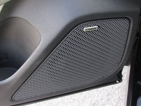 New 2025 Mitsubishi Outlander SE image 13