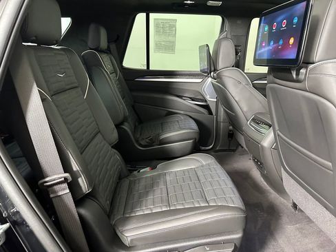 Used 2026 Cadillac Escalade V w/ LPO, ONYX Package AWD/4WD image 36
