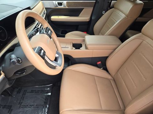 Used 2025 Hyundai Santa Fe Limited FWD image 10