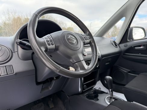 Used 2011 Suzuki SX4 Premium image 14
