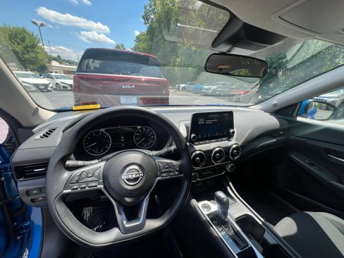 Used 2025 Nissan Sentra SV FWD image 28