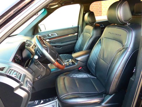 Used 2016 Ford Explorer Platinum image 23