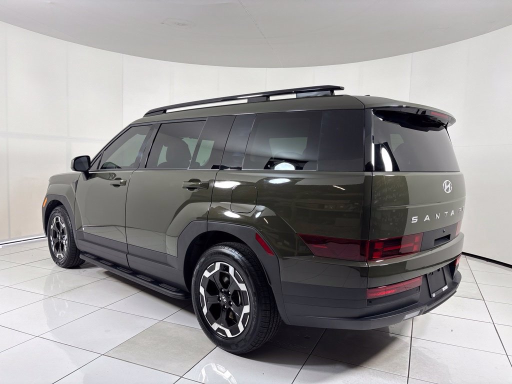 Used 2025 Hyundai Santa Fe SEL FWD image 3