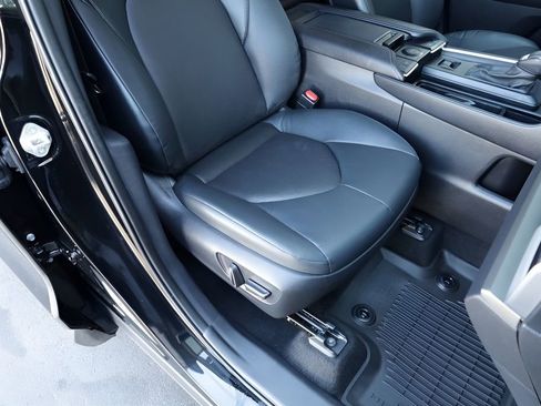 Certified 2024 Toyota Grand Highlander FWD image 26
