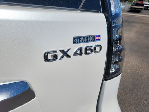 Used 2023 Lexus GX 460 Luxury w/ Sport Design Package AWD/4WD image 17