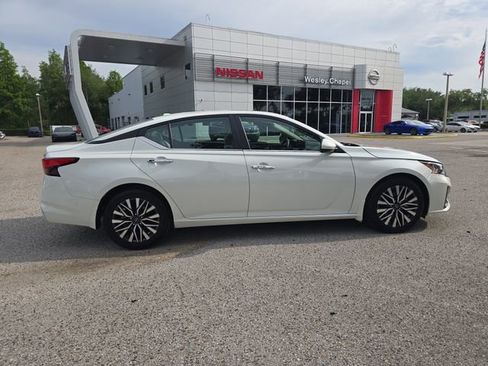 Certified 2024 Nissan Altima 2.5 SV w/ SV Premium Package FWD image 9
