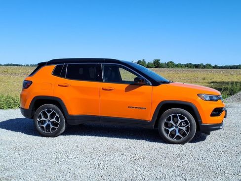 Used 2026 Jeep Compass Limited AWD/4WD image 4