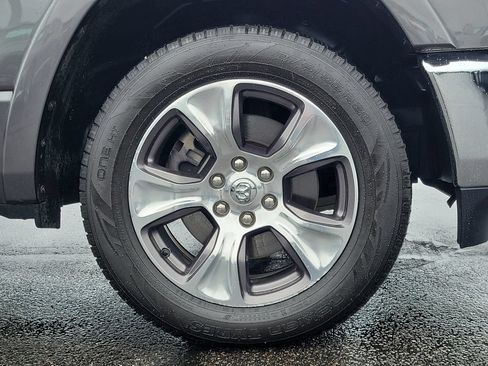 Used 2022 RAM 1500 Laramie AWD/4WD image 9