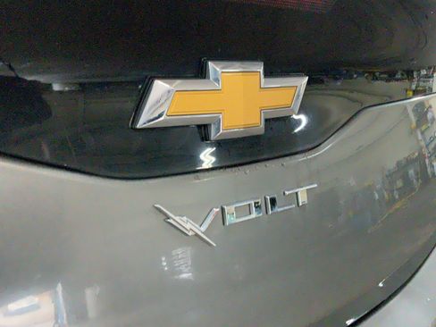 Used 2016 Chevrolet Volt Premier w/ Driver Confidence Package FWD image 27
