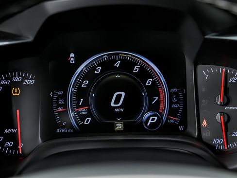 Used 2019 Chevrolet Corvette Stingray Coupe w/ 1LT RWD image 25
