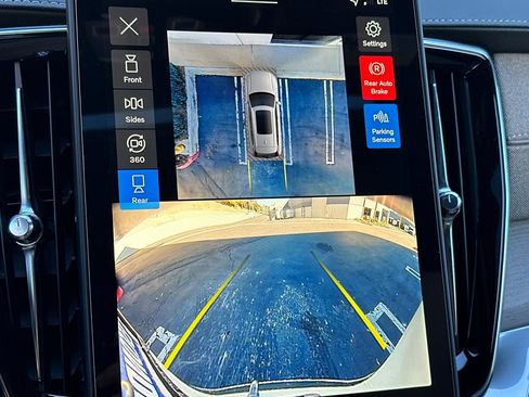 New 2026 Volvo XC90 T8 Plus image 18